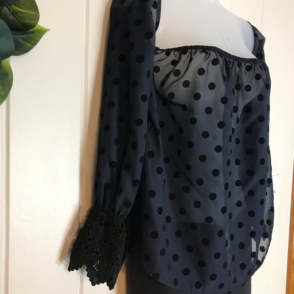 Ciel Black Polka Dots Black Polyester Off Cold Shoulder Thick Eyelet Cuff Blouse - Picture 10 of 16